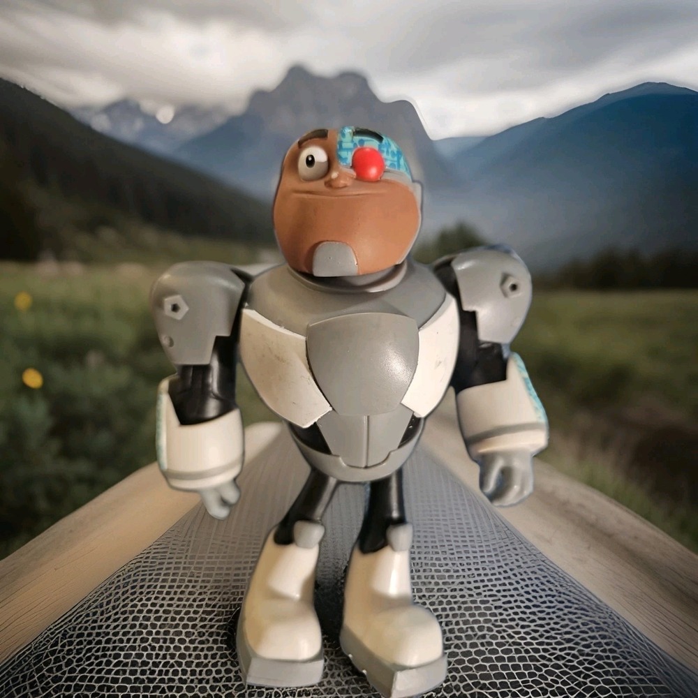 VTG 5.5" Jazwares Teen Titans Go! Cyborg Figure Mini Statue Rocket pack